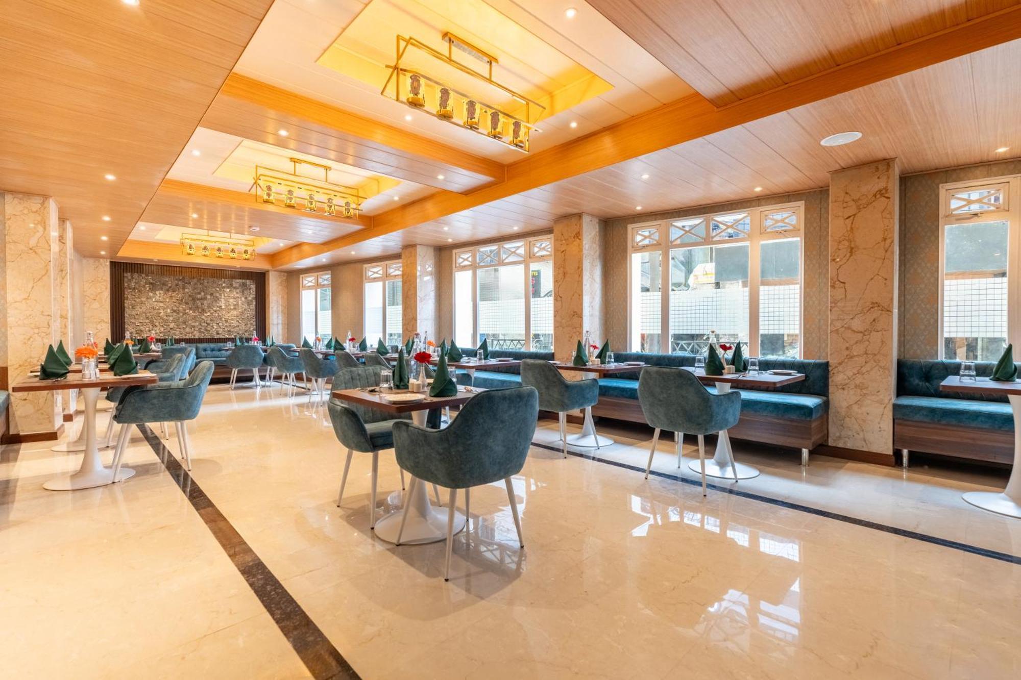 Summit Mall Stone Hotel Darjeeling  Buitenkant foto